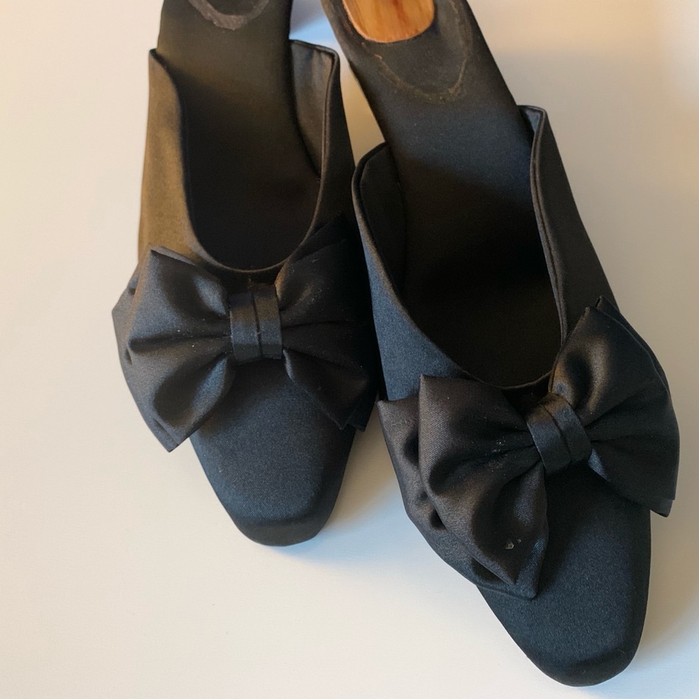 Vintage Victoria’s Secret bedroom floaters